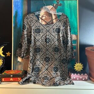 Forever 21 Black and Cream Patterned Tunic Blouse Small
